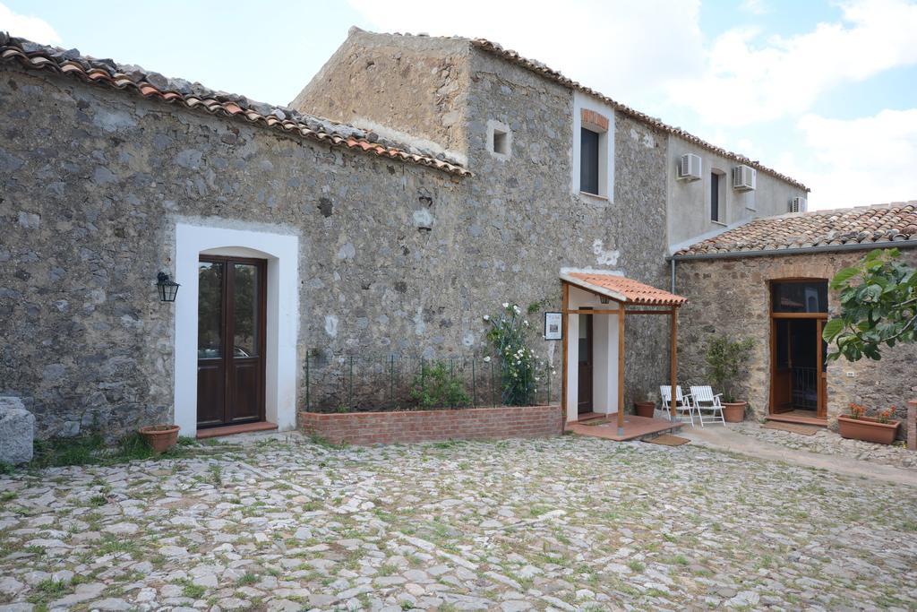 La Ferula Panzió Scillato  Kültér fotó