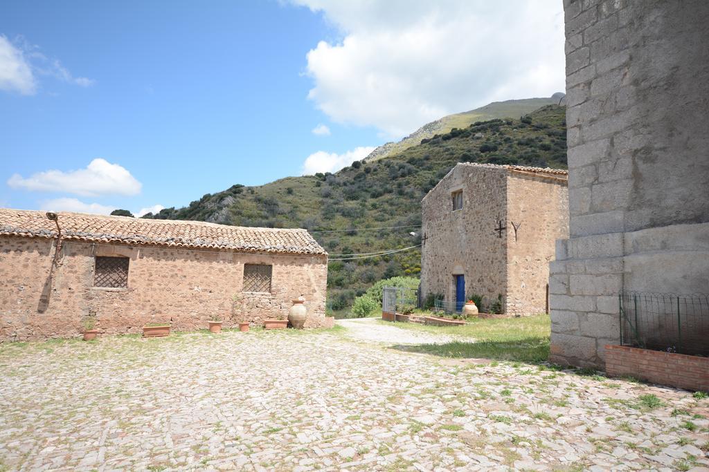 La Ferula Panzió Scillato  Kültér fotó