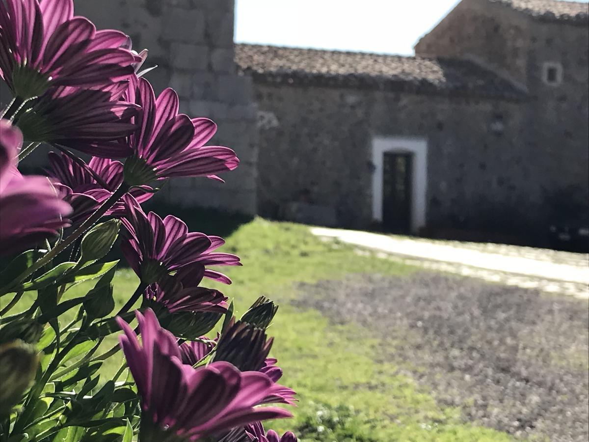 La Ferula Panzió Scillato  Kültér fotó